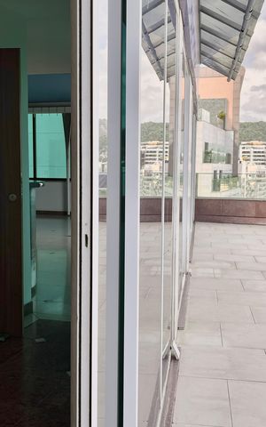 Apartamento à venda com 425m², 4 quartos e 1 vaga Apartamento à venda com 425m², 4 quartos e 1 vagaVaranda Sala