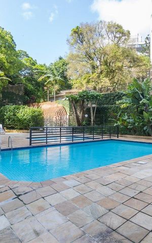 Apartamento à venda com 121m², 3 quartos e 2 vagas Apartamento à venda com 121m², 3 quartos e 2 vagasÁrea comum - Piscina