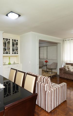 Apartamento à venda com 90m², 2 quartos e 1 vaga Apartamento à venda com 90m², 2 quartos e 1 vagaSala