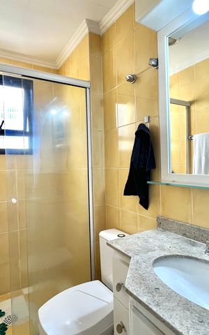 Apartamento à venda com 99m², 3 quartos e 2 vagas Apartamento à venda com 99m², 3 quartos e 2 vagasBanheiro Corredor