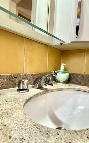 Apartamento à venda com 99m², 3 quartos e 2 vagas Apartamento à venda com 99m², 3 quartos e 2 vagasBanheiro Corredor