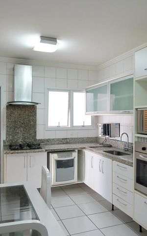 Apartamento para alugar com 123m², 3 quartos e 3 vagasCozinha