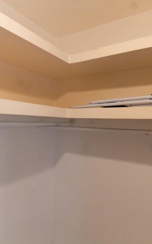 Casa à venda com 160m², 3 quartos e 2 vagas Casa à venda com 160m², 3 quartos e 2 vagasCloset do quarto 2