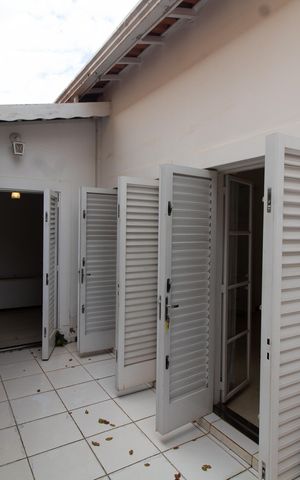 Casa à venda com 160m², 3 quartos e 2 vagas Casa à venda com 160m², 3 quartos e 2 vagasÁrea Externa