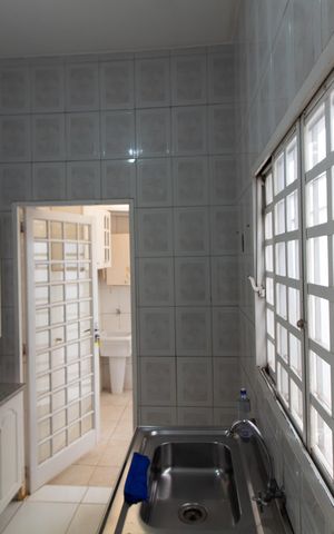Casa à venda com 160m², 3 quartos e 2 vagas Casa à venda com 160m², 3 quartos e 2 vagasCozinha