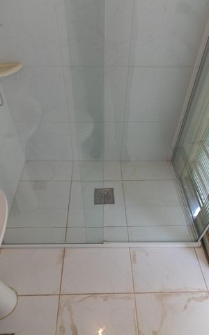 Casa à venda com 160m², 3 quartos e 2 vagas Casa à venda com 160m², 3 quartos e 2 vagasBanheiro da Suíte