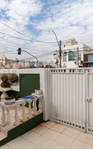 Casa à venda com 160m², 3 quartos e 2 vagas Casa à venda com 160m², 3 quartos e 2 vagasÁrea Externa