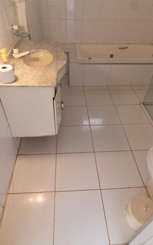 Casa à venda com 160m², 3 quartos e 2 vagas Casa à venda com 160m², 3 quartos e 2 vagasBanheiro Social