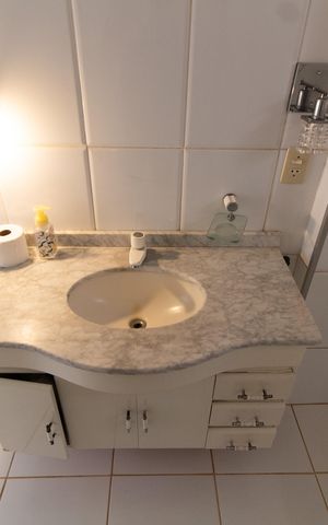 Casa à venda com 160m², 3 quartos e 2 vagas Casa à venda com 160m², 3 quartos e 2 vagasBanheiro Social