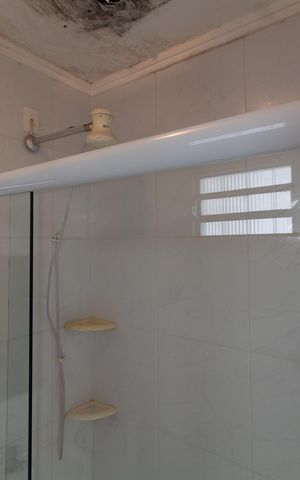 Casa à venda com 160m², 3 quartos e 2 vagas Casa à venda com 160m², 3 quartos e 2 vagasBanheiro da Suíte
