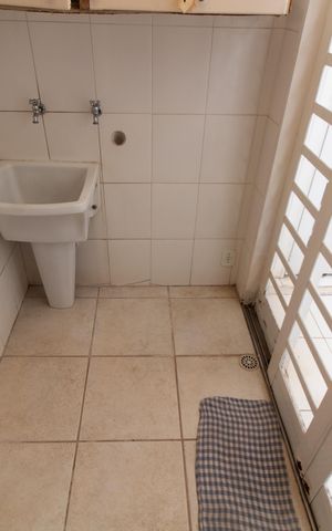 Casa à venda com 160m², 3 quartos e 2 vagas Casa à venda com 160m², 3 quartos e 2 vagasÁrea de Serviço