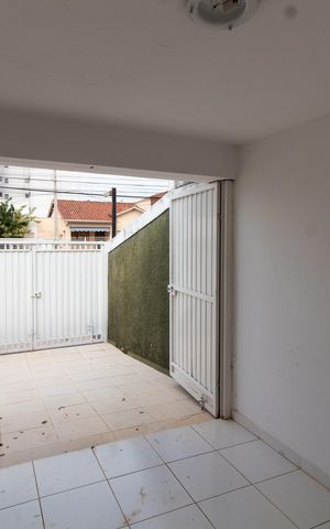Casa à venda com 160m², 3 quartos e 2 vagas Casa à venda com 160m², 3 quartos e 2 vagasÁrea Externa