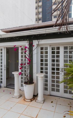 Casa à venda com 160m², 3 quartos e 2 vagas Casa à venda com 160m², 3 quartos e 2 vagasÁrea Externa
