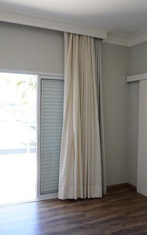 Casa de condomínio para alugar com 330m², 4 quartos e 4 vagasSemi Suíte 1