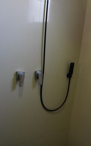 Casa de condomínio para alugar com 330m², 4 quartos e 4 vagasBanheiro da Suíte 