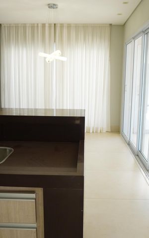 Casa de condomínio para alugar com 330m², 4 quartos e 4 vagasCozinha