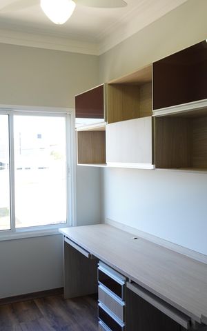 Casa de condomínio para alugar com 330m², 4 quartos e 4 vagasEscritório