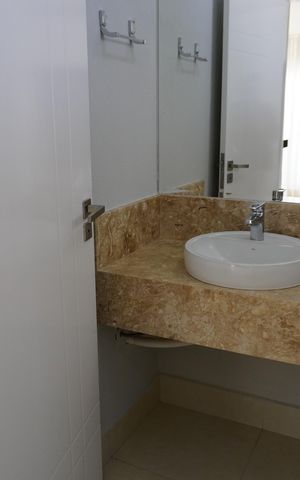 Casa de condomínio para alugar com 330m², 4 quartos e 4 vagasLavabo da Sala