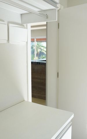 Casa de condomínio para alugar com 330m², 4 quartos e 4 vagasÁrea de Serviço