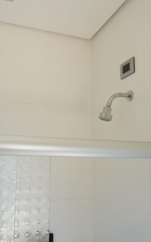Casa de condomínio para alugar com 330m², 4 quartos e 4 vagasBanheiro da área Gourmet