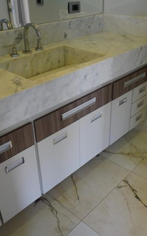 Casa de condomínio para alugar com 330m², 4 quartos e 4 vagasBanheiro Semi Suíte 1 e 2
