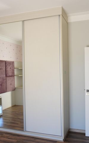 Casa de condomínio para alugar com 330m², 4 quartos e 4 vagasSemi Suíte 2