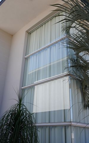 Casa de condomínio para alugar com 330m², 4 quartos e 4 vagasFachada