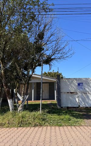 Casa à venda com 96m², 2 quartos e 1 vagaFachada