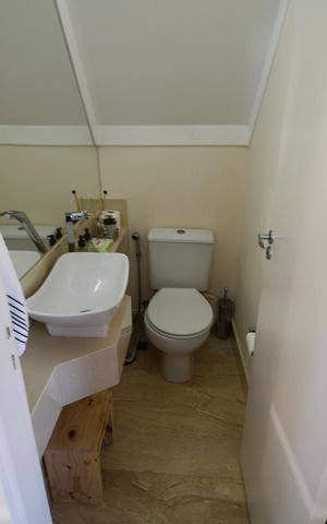 Casa de condomínio à venda com 95m², 2 quartos e 2 vagasLavabo