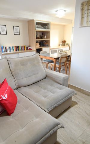 Casa de condomínio à venda com 95m², 2 quartos e 2 vagasSala