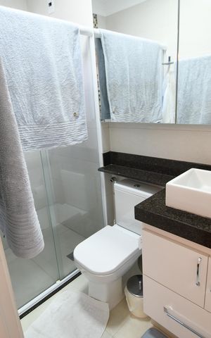 Casa de condomínio à venda com 95m², 2 quartos e 2 vagasBanheiro da Suíte 1