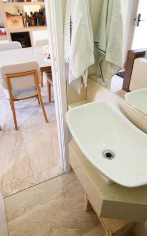 Casa de condomínio à venda com 95m², 2 quartos e 2 vagasLavabo