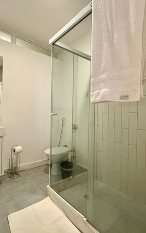 Apartamento para alugar com 150m², 3 quartos e sem vaga Apartamento para alugar com 150m², 3 quartos e sem vagaBanheiro social