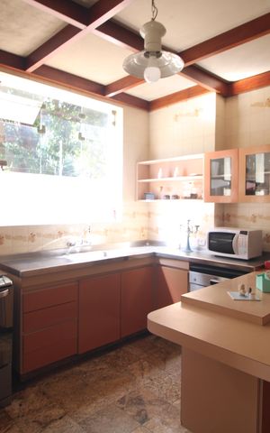 Casa para alugar com 800m², 5 quartos e 6 vagasCozinha