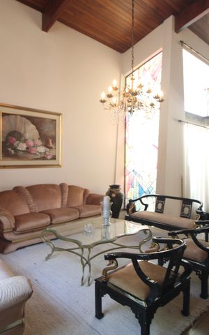 Casa para alugar com 800m², 5 quartos e 6 vagasSala