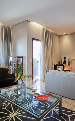 Casa para alugar com 360m², 4 quartos e 3 vagas Casa para alugar com 360m², 4 quartos e 3 vagasSala 1