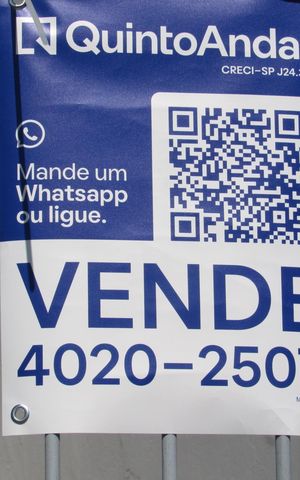 Casa à venda com 249m², 2 quartos e 5 vagasPlaca