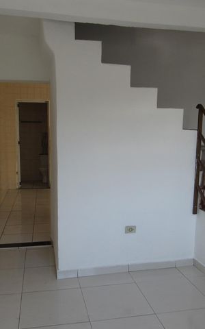 Casa à venda com 249m², 2 quartos e 5 vagasSala
