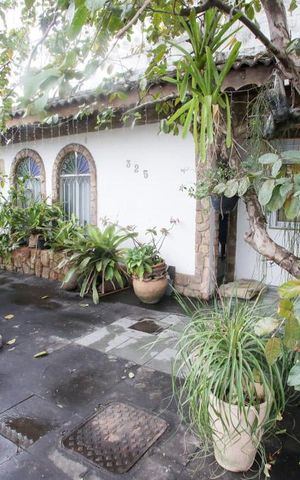 Casa de condomínio à venda com 380m², 3 quartos e 3 vagasQuintal