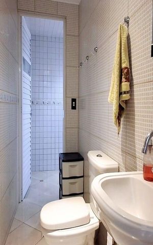 Casa para alugar com 260m², 3 quartos e 3 vagas Casa para alugar com 260m², 3 quartos e 3 vagasBanheiro de Serviço