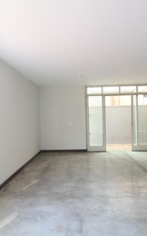 Casa à venda com 250m², 3 quartos e 4 vagasSala