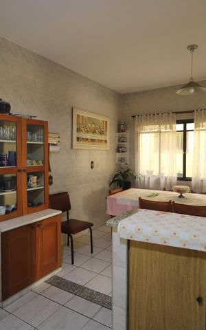 Casa à venda com 450m², 7 quartos e 3 vagasCozinha
