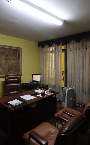 Casa à venda com 450m², 7 quartos e 3 vagasSala
