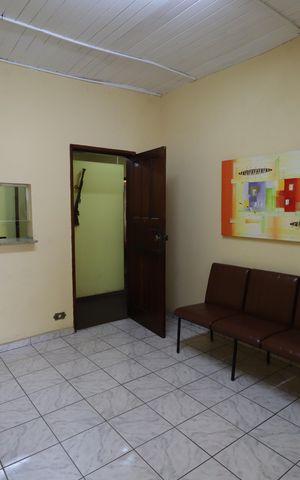 Casa à venda com 450m², 7 quartos e 3 vagasEntrada