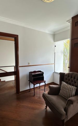 Casa de condomínio para alugar com 400m², 4 quartos e 4 vagasSuíte 4