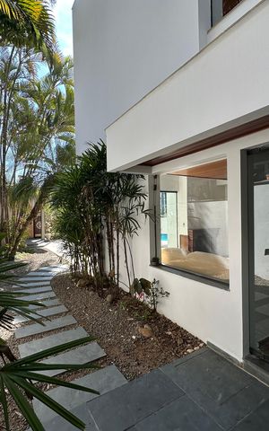 Casa de condomínio para alugar com 400m², 4 quartos e 4 vagasQuintal