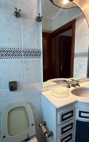 Casa de condomínio para alugar com 400m², 4 quartos e 4 vagasBanheiro 2
