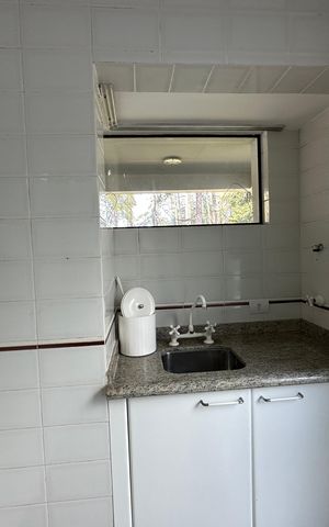 Casa de condomínio para alugar com 400m², 4 quartos e 4 vagasÁrea de Serviço