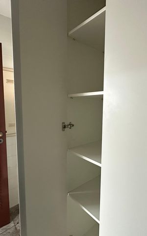 Casa de condomínio para alugar com 400m², 4 quartos e 4 vagasDespensa