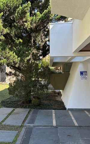 Casa de condomínio para alugar com 400m², 4 quartos e 4 vagasFachada